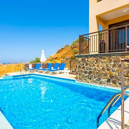 Villa Mermaid Pomos
