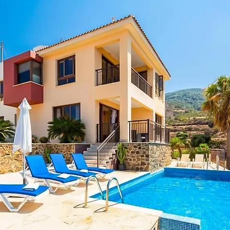Villa Mermaid Pomos